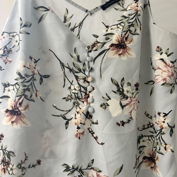 Dynamite floral tank - Picture 3 of 3